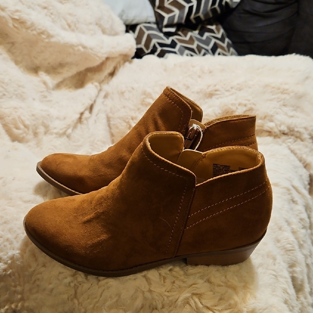 NWT Time and Tru Brown Suede Ankle Boots